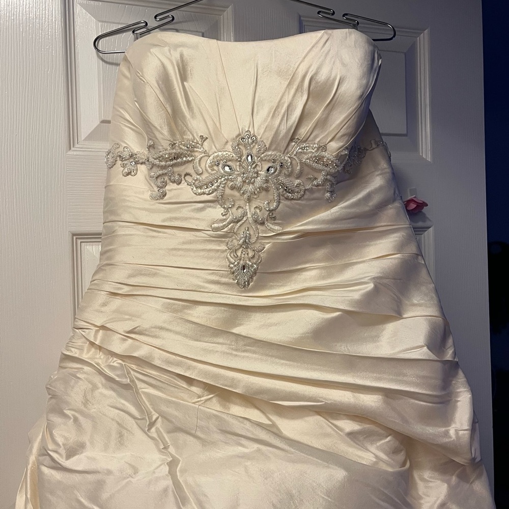 Anjolique wedding dress